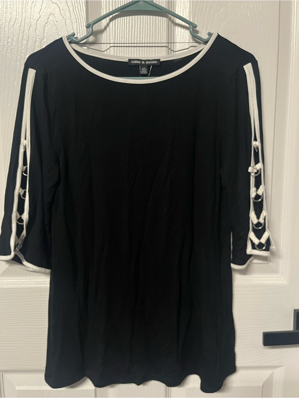Cable & Gauge Women's Small black White Trim STRETCH Jersey Short Sleeve Top